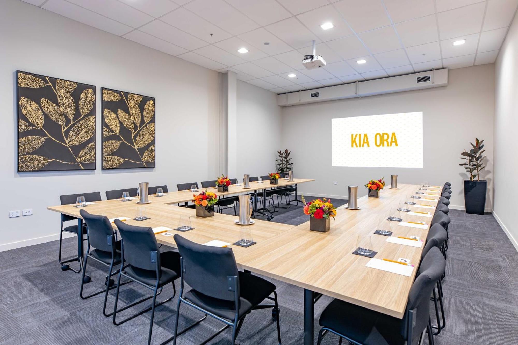 Sudima Christchurch City Zewnętrze zdjęcie Meeting room at the KIAA