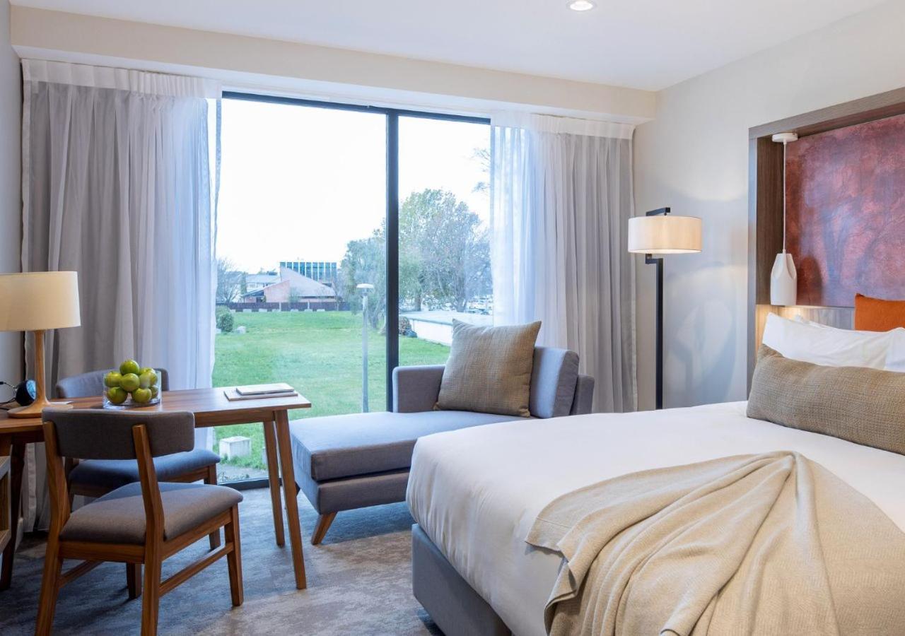 Sudima Christchurch City Zewnętrze zdjęcie A guest room at the Hotel at Old Town Scottsdale